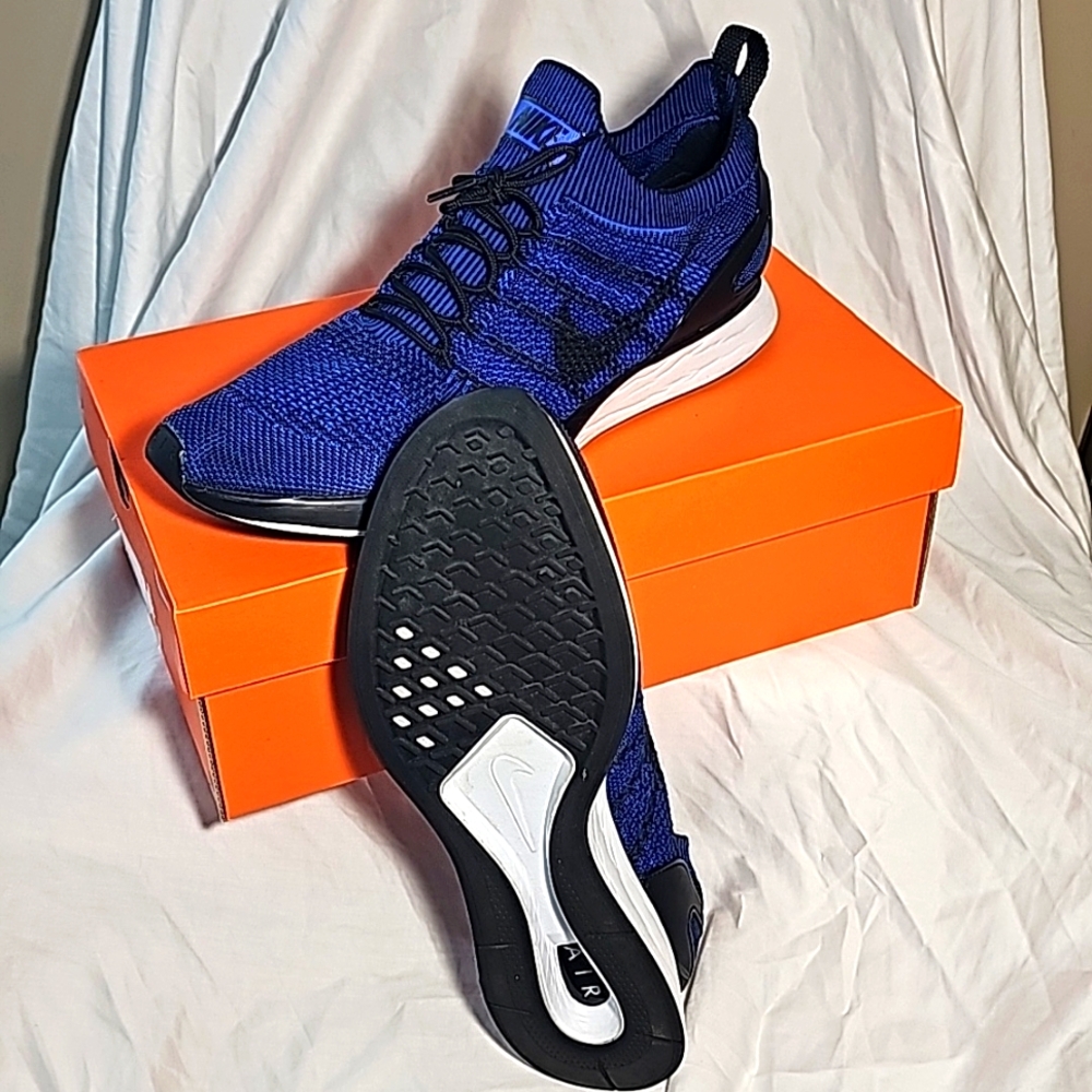 NEW IN BOX - Men's Nike Air Zoom Mariah Flyknit Racer - size 12